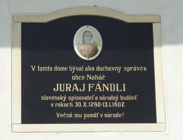 Pamätná tabuľa J. Fándlyho v Naháči